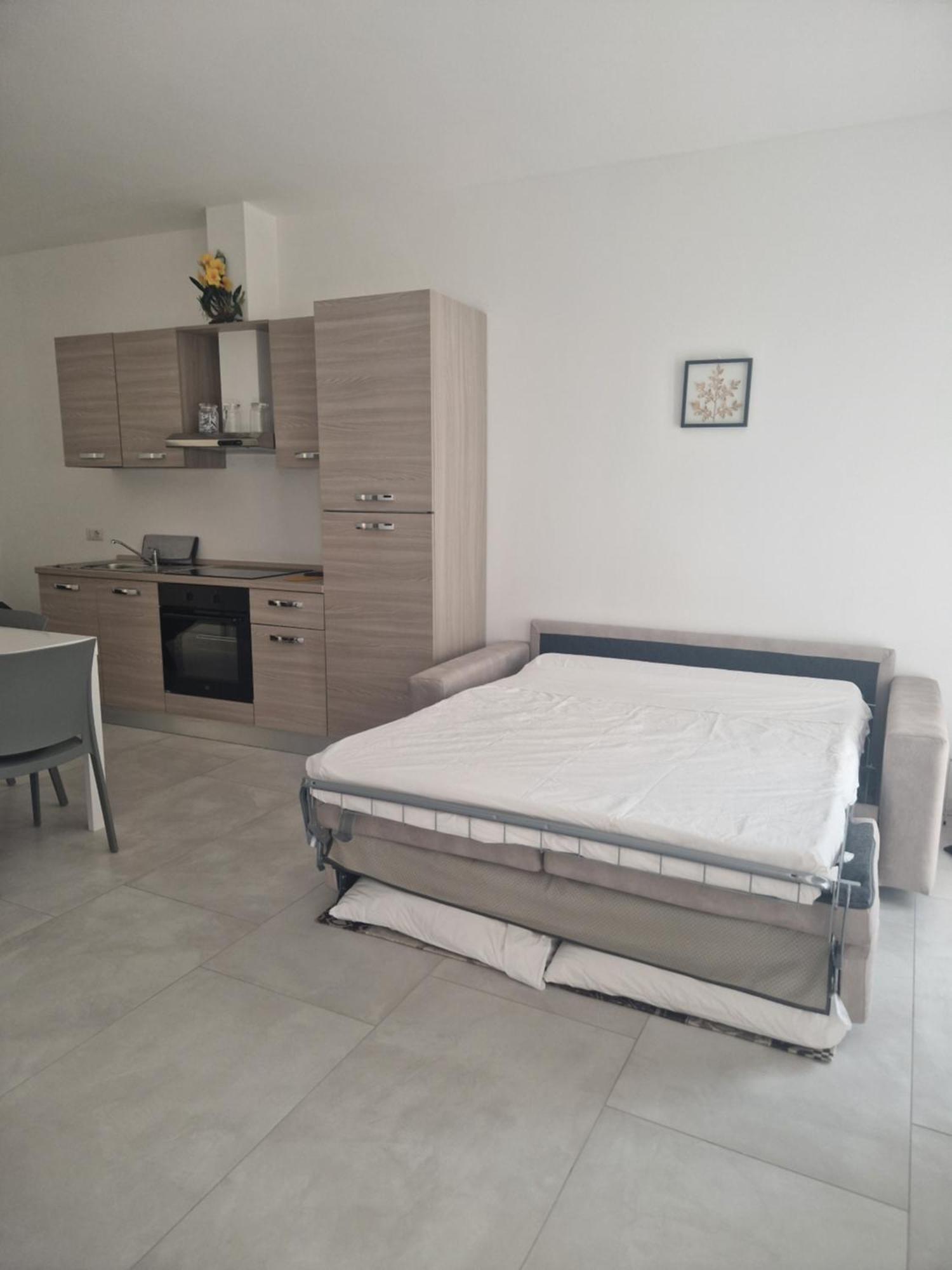Enissa Apartment Cislago Luaran gambar